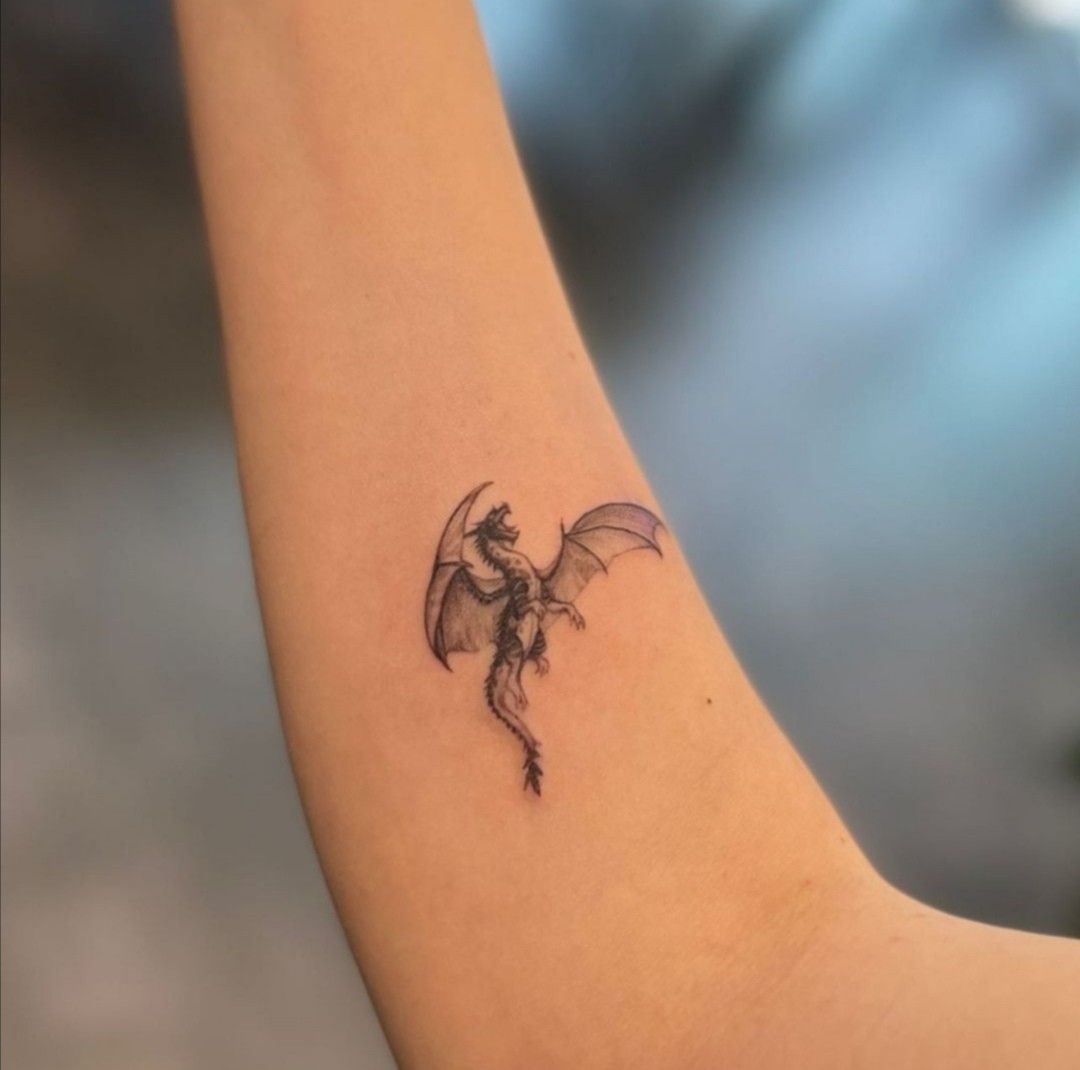 Dragon, 댄서, 염소자리, 전갈자리